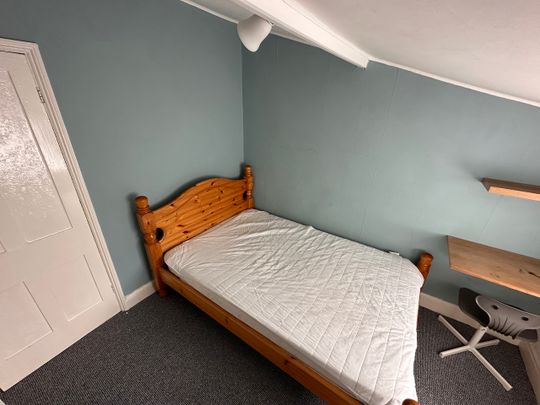 4 bedroom house - Photo 1