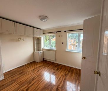 3 bedroom house to rent Hambling Close, Nottingham, NG6 - Photo 6