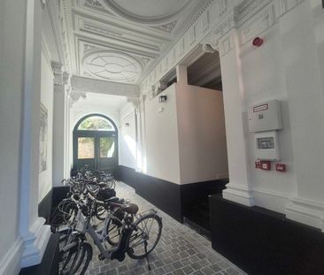 Appartement te huur in Gent voor € 780 met 1 slaapkamer - Photo 2