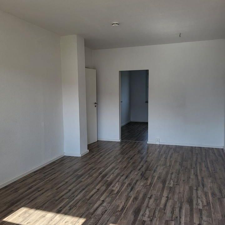 Willkommensbonus... 3 Monate geschenkt!! Hier wartet ihr neues zu Hause // tolle 3 Zimmer Wohnung mit Balkon - Photo 1