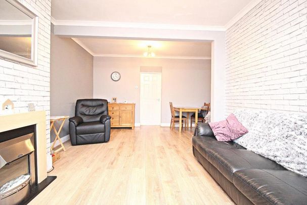 3 bedroom semi-detached house to rent - Photo 1