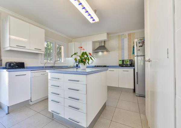 FOR RENT VILLA MORAIRA with 4 bedrooms for LONG TERM NEAR THE BEACH AND THE CITY