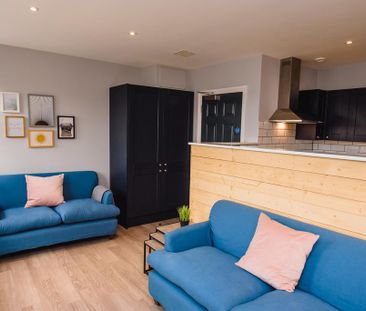 5 bedroom flat to rent - Photo 1