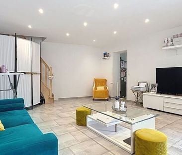 Woning te huur in Estaimpuis voor € 790 met 2 slaapkamers - Photo 1