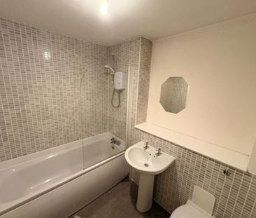 2 bedroom flat to rent - Photo 3