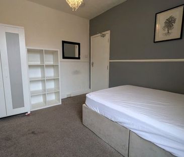 Room in a Shared House, Stafford Road, SO15 - Photo 3
