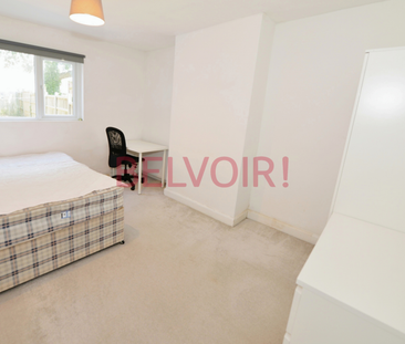 5 bedroom semi-detached house to rent - Photo 2