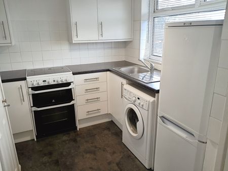 The Drive, Brentwood, Great Warley - Photo 5