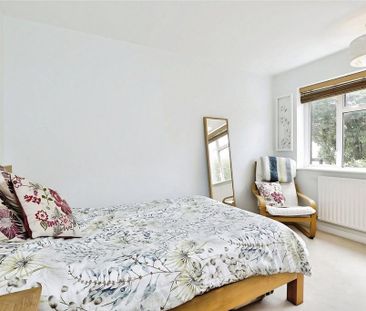 2 bedroom maisonette to rent - Photo 5