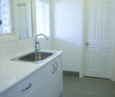 Oaklands Park - Photo 1