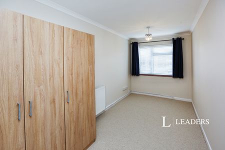 2 bedroom apartment to rent Ross Mews, Victoria Road, Netley Abbey, SO31 - Photo 3