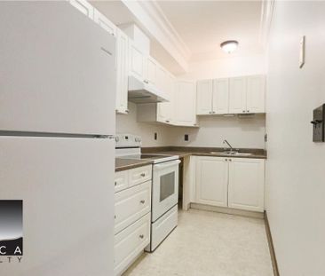 2325 St. Johns Street, Port Moody (1 bed + den, 1 bath) - Photo 3