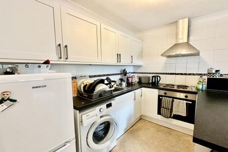 2 bedroom flat to rent - Photo 4