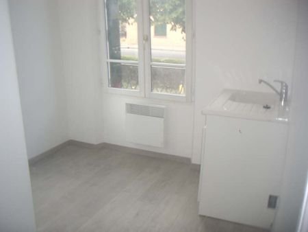 Location Appartement 1 pièce 23m² - Photo 2