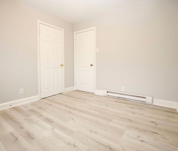 For Lease - 37 Holland Street Unit# 1, Bradford West Gwillimbury, O... - Photo 1