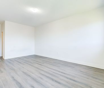 For Lease - 2237 crystal Drive, Oshawa, Ontario - Photo 3