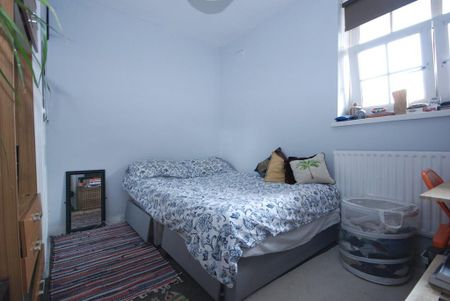 3 bedroom apartment to rent - Photo 3