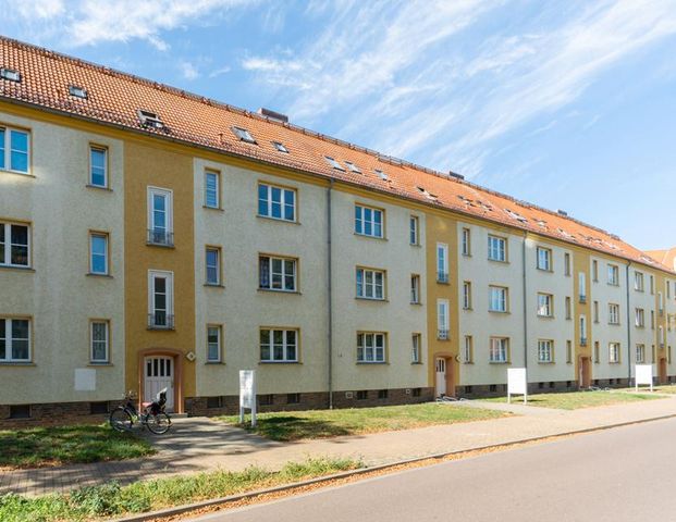 Wohnen im Herzen von Schönebeck - schöne 2-Raum Wohnung mit Balkon. - Foto 1