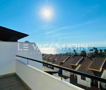 Beachfront townhouse in La Borboleta, Manilva - Photo 3