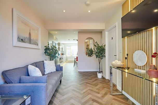 6 bedroom terraced house to rent - Photo 1