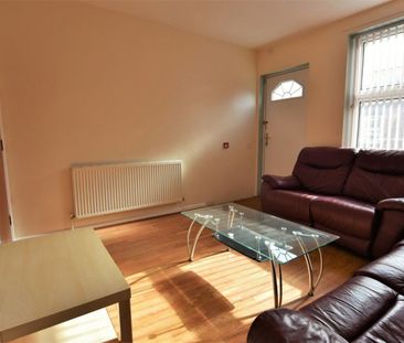 5 bedroom House in Burley Lodge Road, Leeds - Photo 1