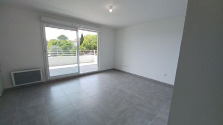 location Appartement T2 DE 44.95m² À MARSEILLE - Photo 2