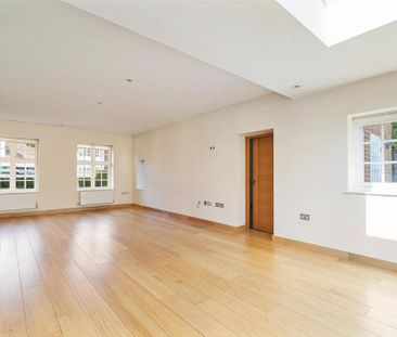 5 bedroom detached house to rent - Photo 4