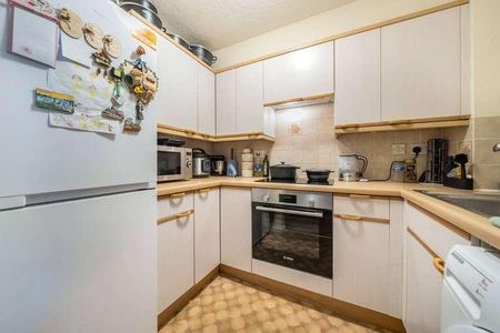 Sigrist Square, Kingston Upon Thames, KT2 - Photo 3