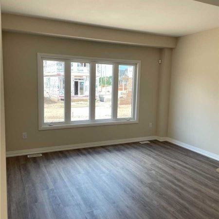 For Lease - 9255 White Oak Avenue, Niagara Falls, Ontario - Photo 3