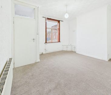 Terraced House to rent on - Photo 1