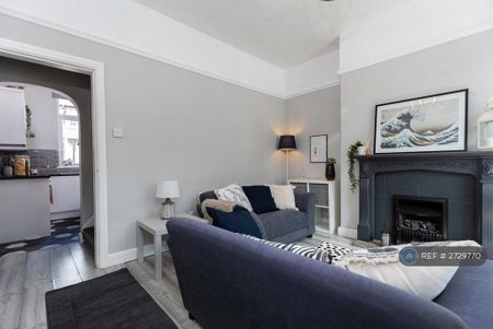 2 bedroom terraced house to rent - Photo 3