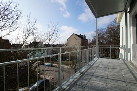 Erstbezug! Frisch sanierte 3-Raumwohnung mit Balkon, Dusche und Wanne! - Photo 4