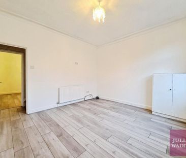 2 bedroom end of terrace house to rent - Photo 5