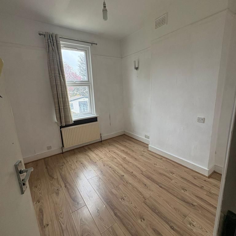 1 bedroom property to rent - Photo 1