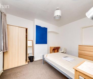 4 bedroom semi-detached house to rent - Photo 1