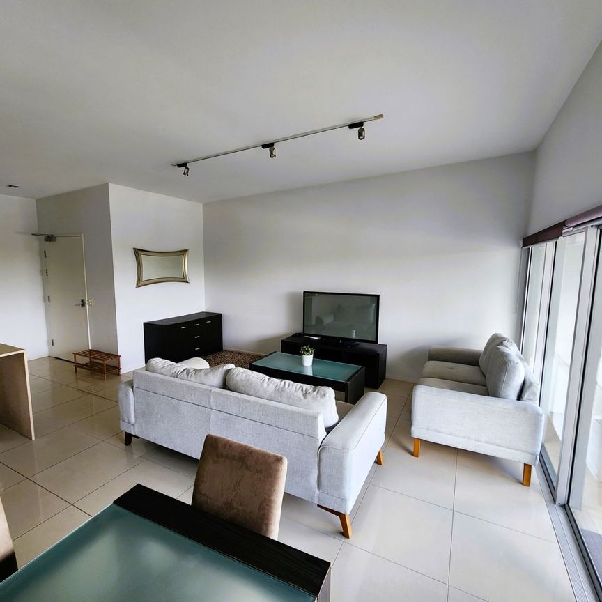 2 BEDROOM APARTMENT! - Photo 1