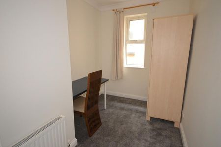 4 bedroom detached house to rent - Photo 5