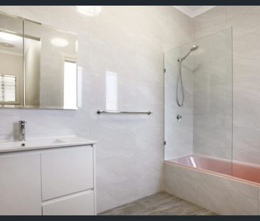 Spacious 4-Bedroom Family Home in Prime Thornbury Location - Photo 6