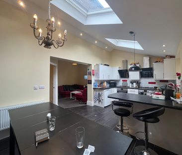 Room in a Shared Flat, Hollybank Road, L18 - Photo 6