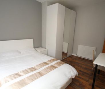 3 bedroom terraced house to rent - Photo 6