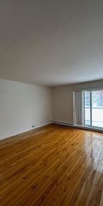 MONTRÉAL NORD 4 1/2 RÉNOVÉ +STATIONNMENT 1ER ÉTAGE - Photo 3