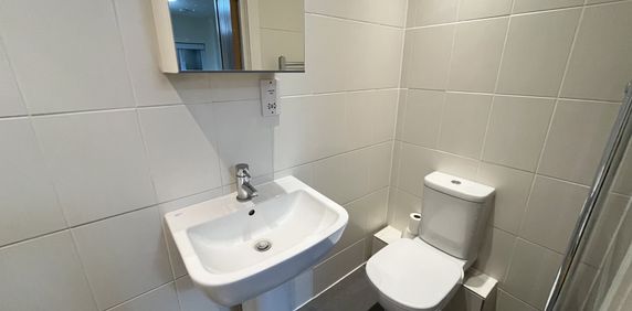 Studio flat to rent in Canford Chambers, 22 St Peters Road, BH1 - Photo 2