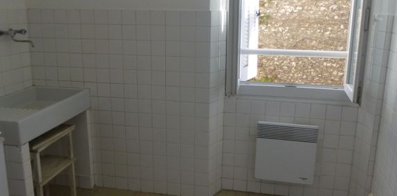 Appartement 1 pièces 29m2 MARSEILLE 5EME 502 euros - Photo 2