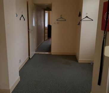 Per direct beschikbaar: 2-kamerappartement op een centrale locatie ... - Photo 2
