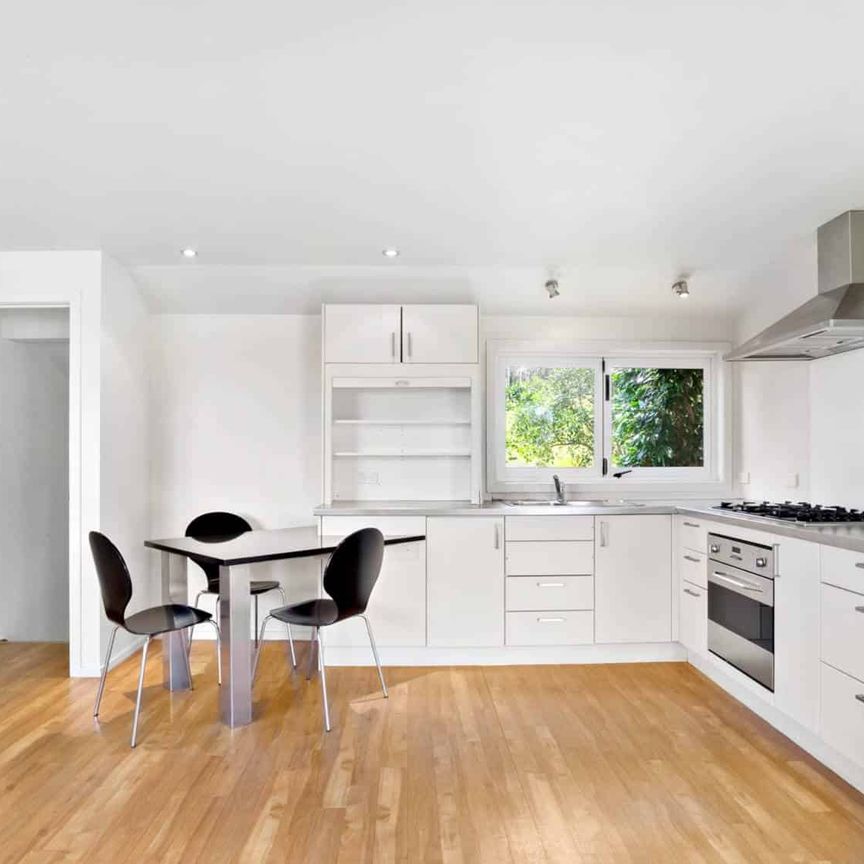 Freestanding 1 bedroom! - Photo 1