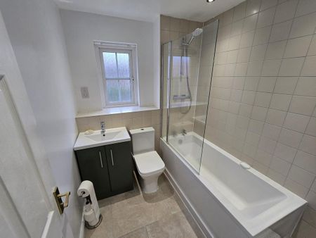 2 bedroom semi-detached house to rent - Photo 5