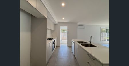 FOUR BEDROOM FAMILY HOME - Photo 4