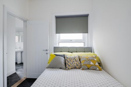 7 bedroom semi-detached house to rent - Photo 4