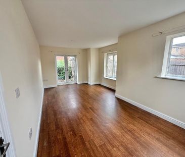 4 bedroom detached house to rent - Photo 2
