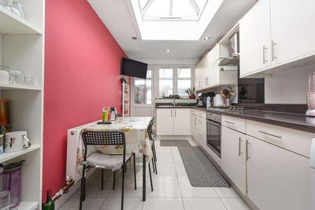 Lodge Lane, Woodside, N12 - Photo 5